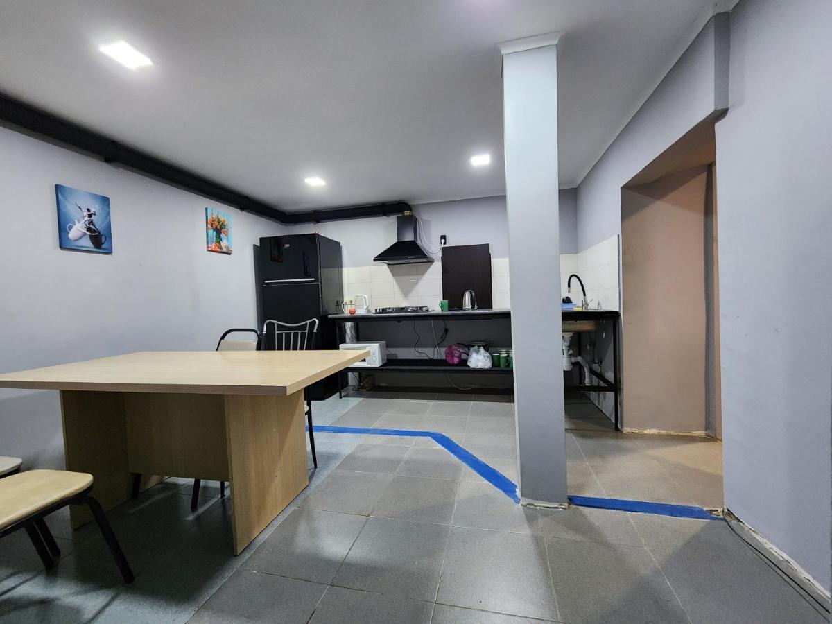 Gala Hostel Tbilissi Extérieur photo