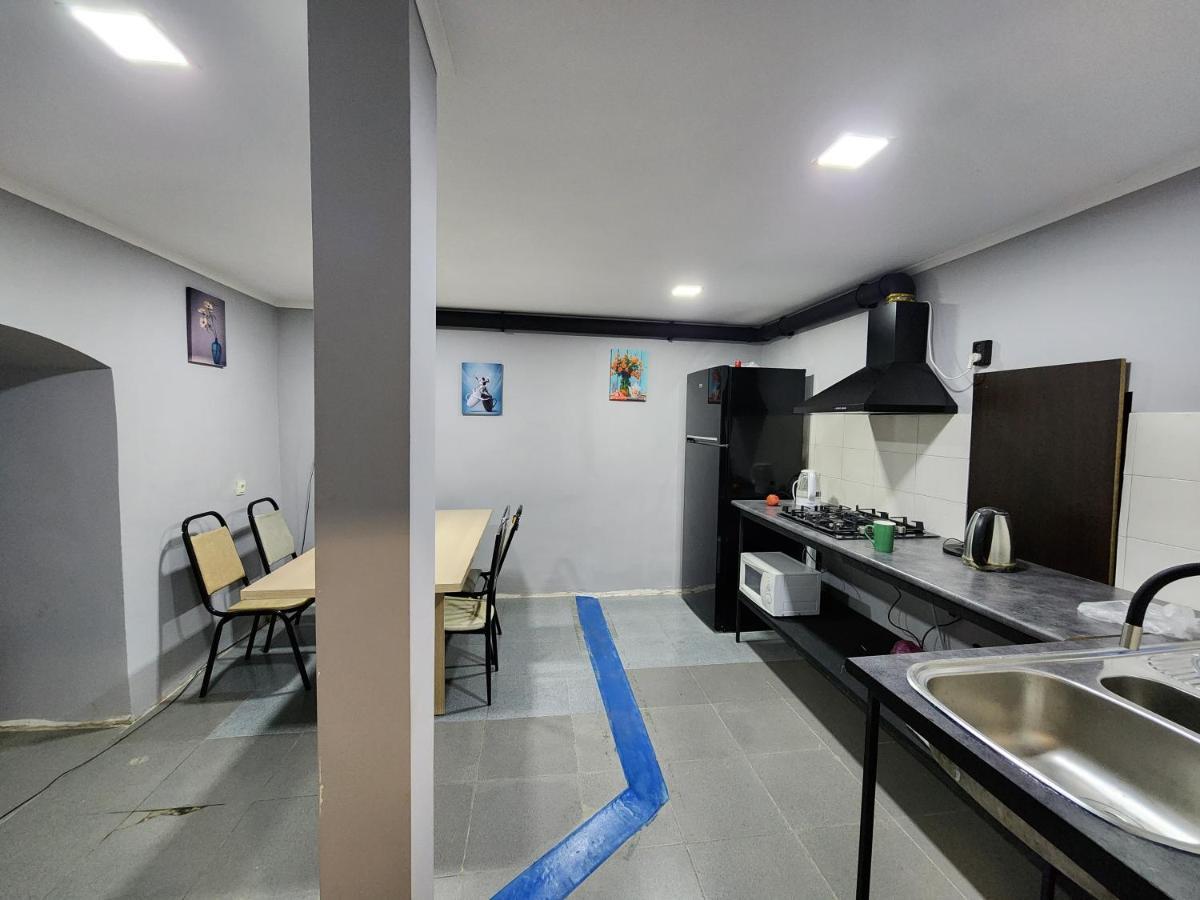 Gala Hostel Tbilissi Extérieur photo